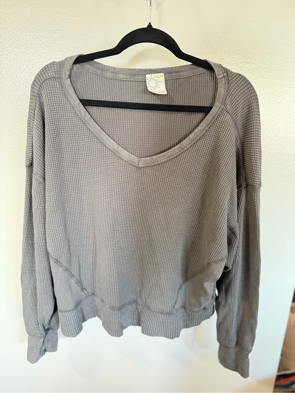 aerie Gray Waffle Knit Long Sleeve V‑Neck Top